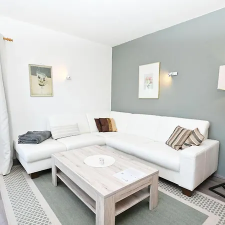 Haus-osbahr-ferienwohnung-waldtraud Apartment Behrensdorf